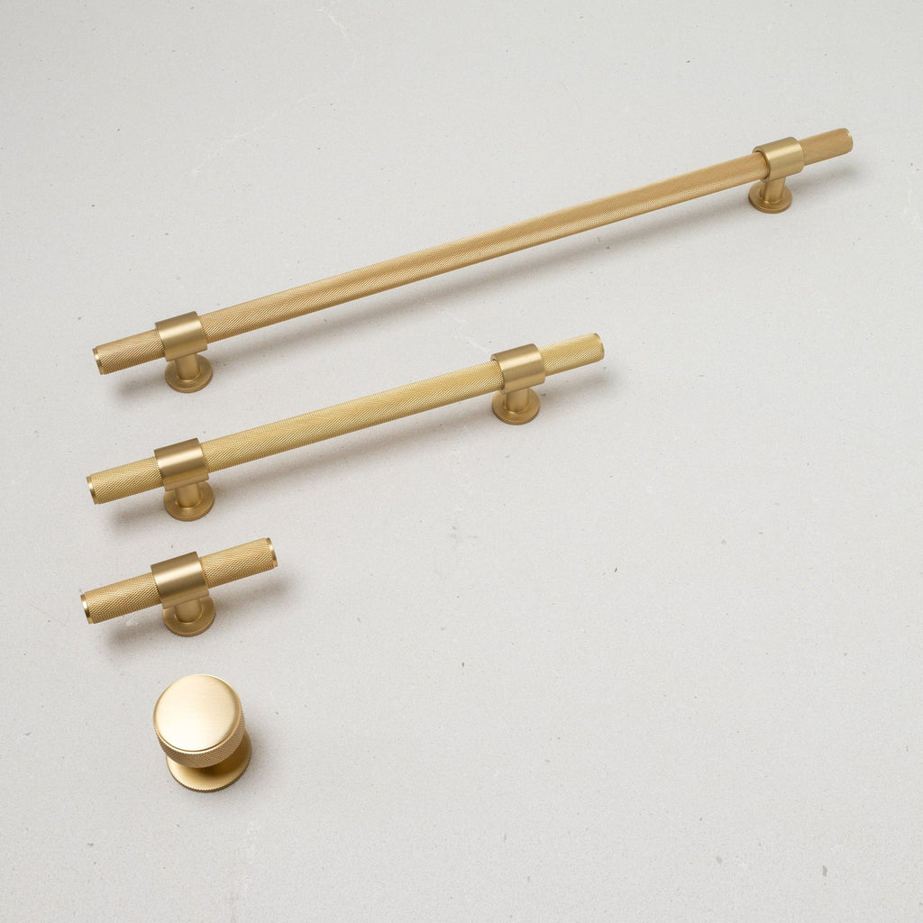 Handle Supply Co. Momo Belgravia Handle, Knob and T Pull in Brass
